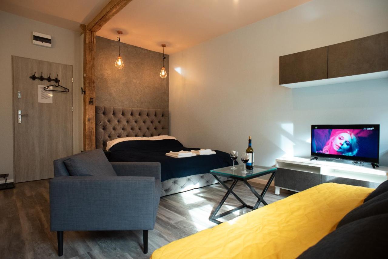 Apartament Antresola Fabryczna 지엘로나구라 외부 사진